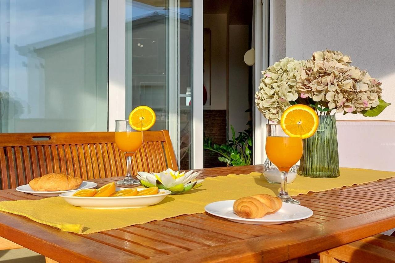 3 Bedrooms Apartman Dmt Kaštela Екстериор снимка
